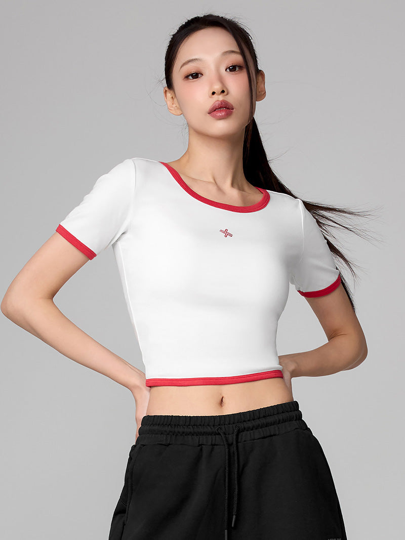 #色_レッド・アイボリー