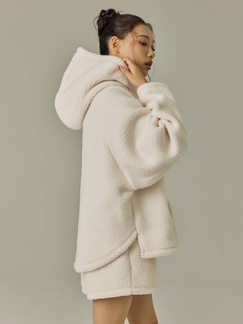 シェルパ オーバーフィット パーカー