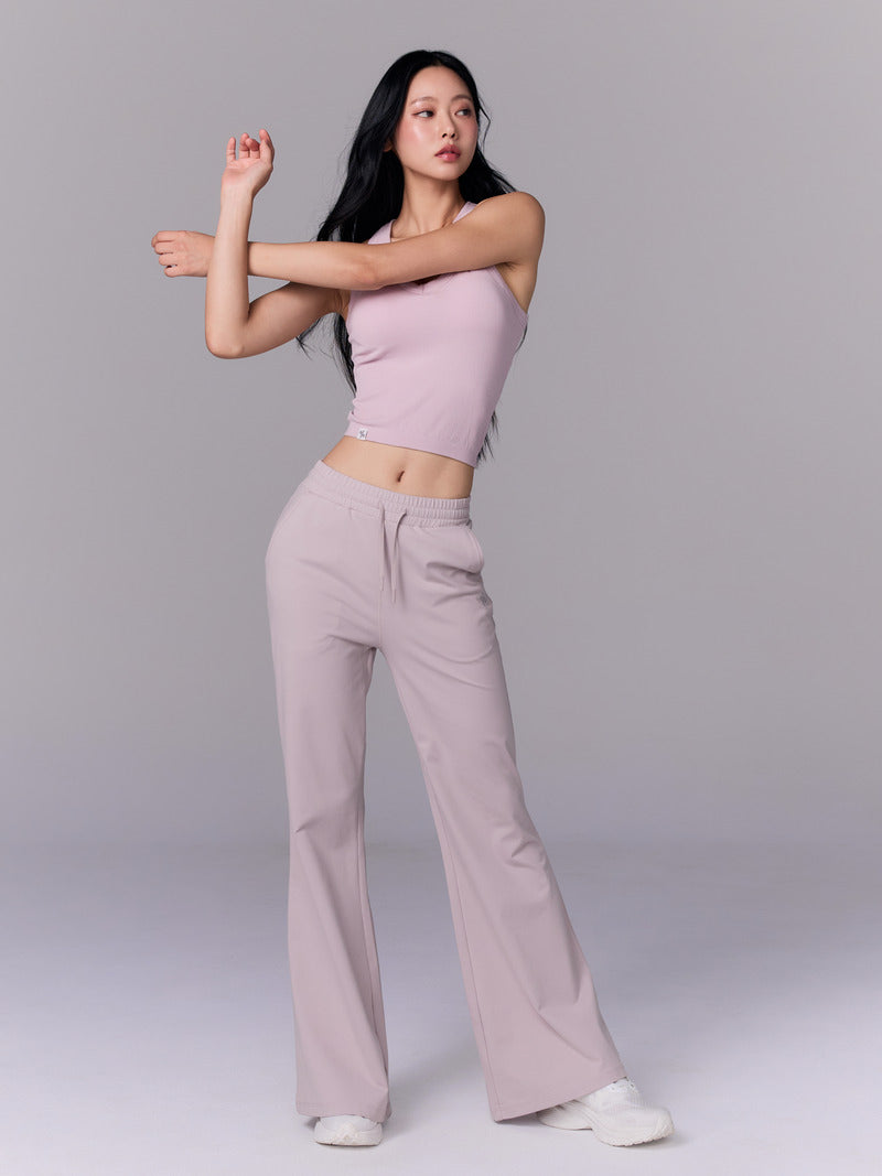 エッセンシャル シームレス Vネック タンクトップ パッド付き