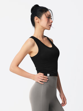 エッセンシャル シームレス Vネック タンクトップ パッド付き