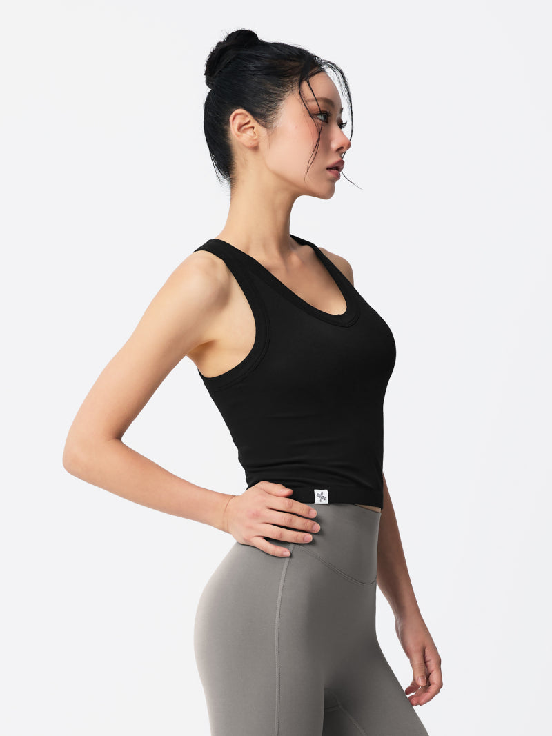 エッセンシャル シームレス Vネック タンクトップ パッド付き