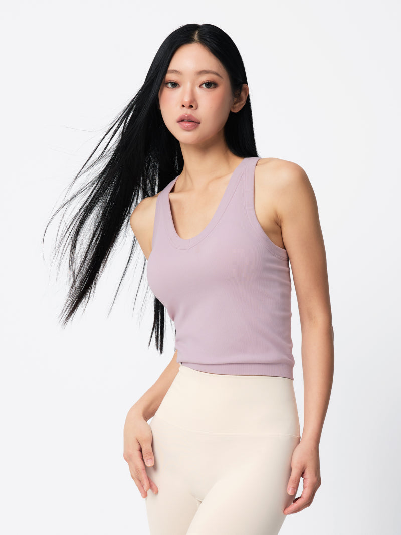 エッセンシャル シームレス Vネック タンクトップ パッド付き