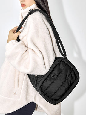 中綿入り キルティング クロスバッグ
